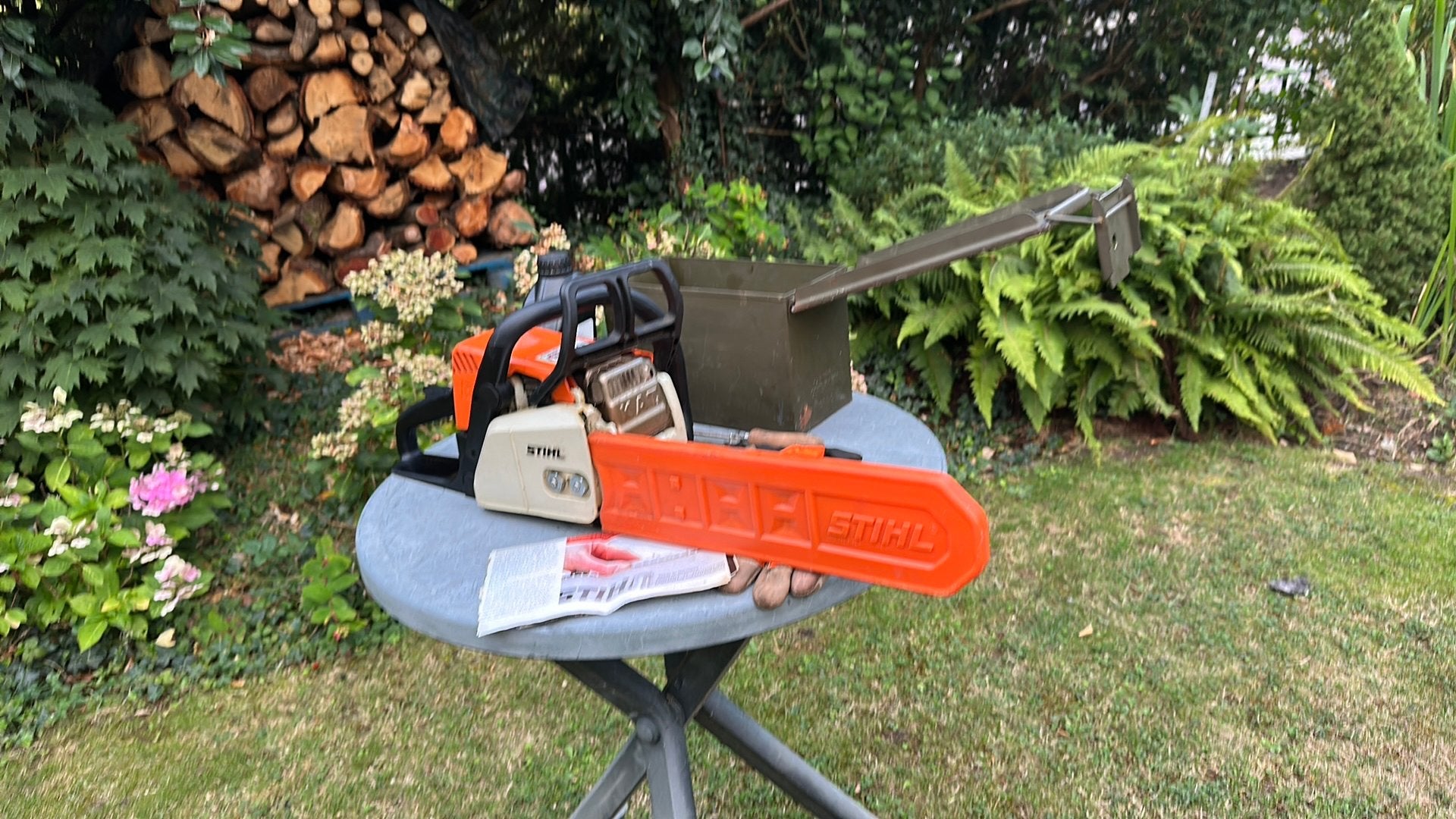 Keurige en zeer goed werkende kettingzaag van stihl met veel, Tuin en Terras, Hand-tuingereedschap, Ophalen of Verzenden, Zo goed als nieuw