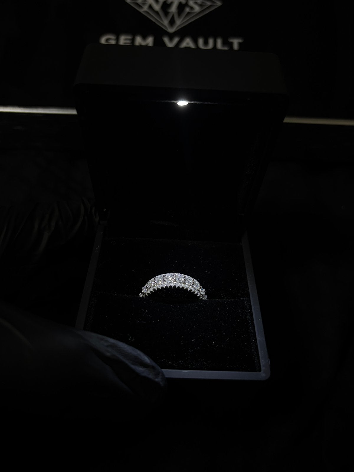 Eternity Band Ring – Iced Out 925 silver moissanite, Sieraden, Tassen en Uiterlijk, 18 tot 19, Ophalen of Verzenden, Zo goed als nieuw