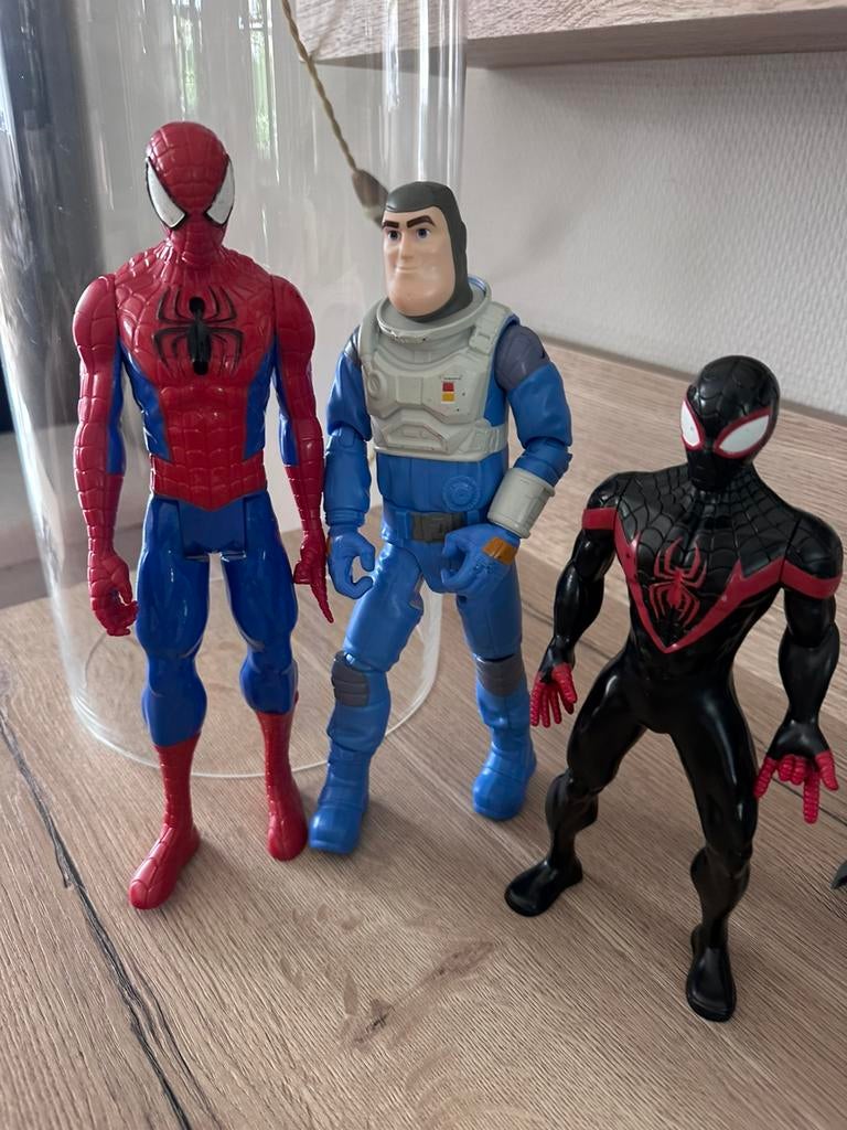 Speelpoppen spiderman black phanter en buzz lighyear, Kinderen en Baby's, Speelgoed | Actiefiguren, Ophalen of Verzenden, Zo goed als nieuw