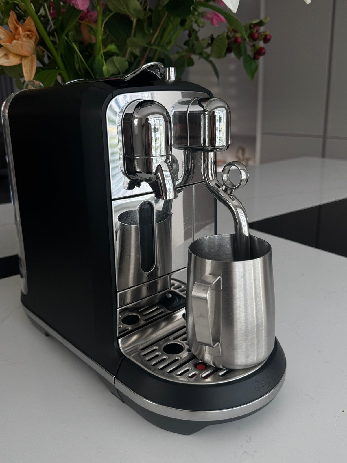 Nespresso creatista plus black, Witgoed en Apparatuur, Koffiezetapparaten, Koffiepads en cups, Espresso apparaat, Ophalen of Verzenden