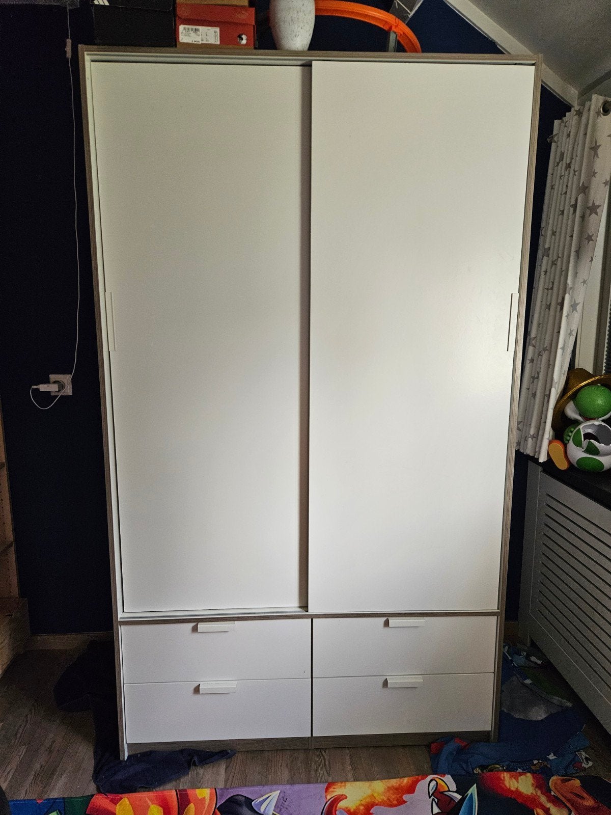 IKEA Trysil kledingkast met schuifdeuren en lades, Overige materialen, 100 tot 150 cm, 200 cm of meer, Zo goed als nieuw