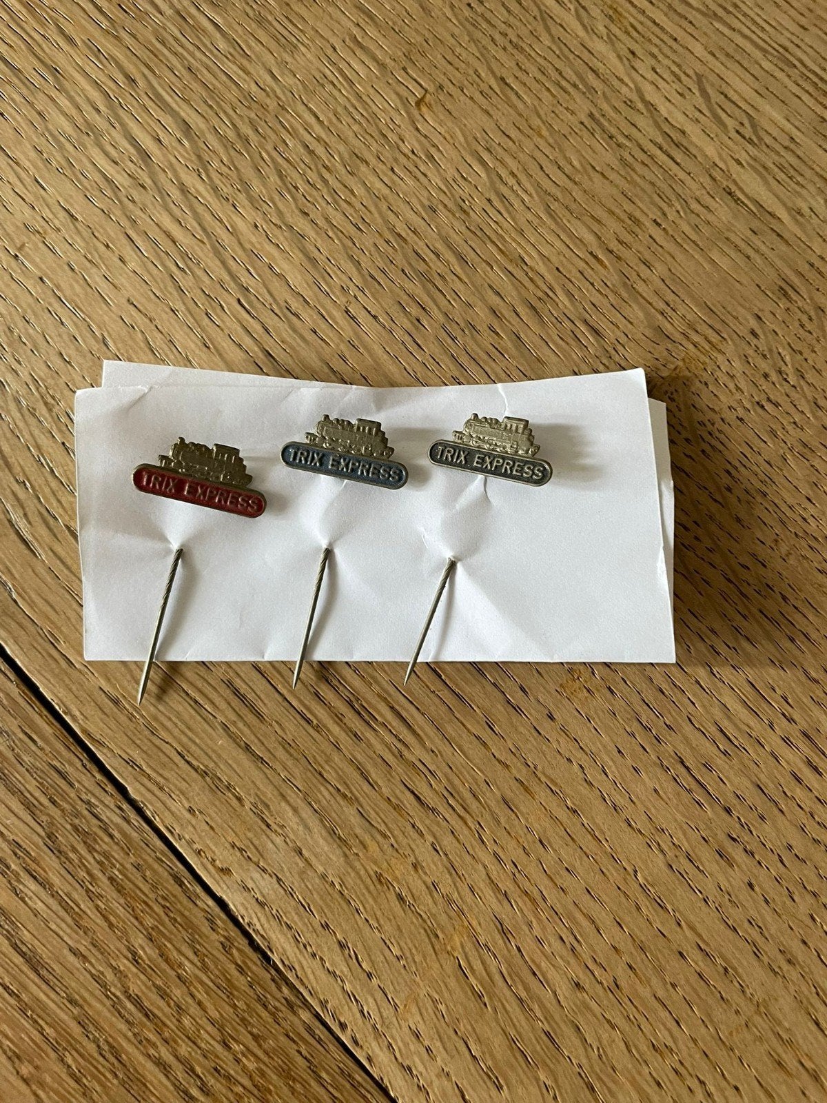 Set van 3 Trix Express club pins - Trein verzamelobjecten, Ophalen of Verzenden, Gebruikt, Trein, Overige typen