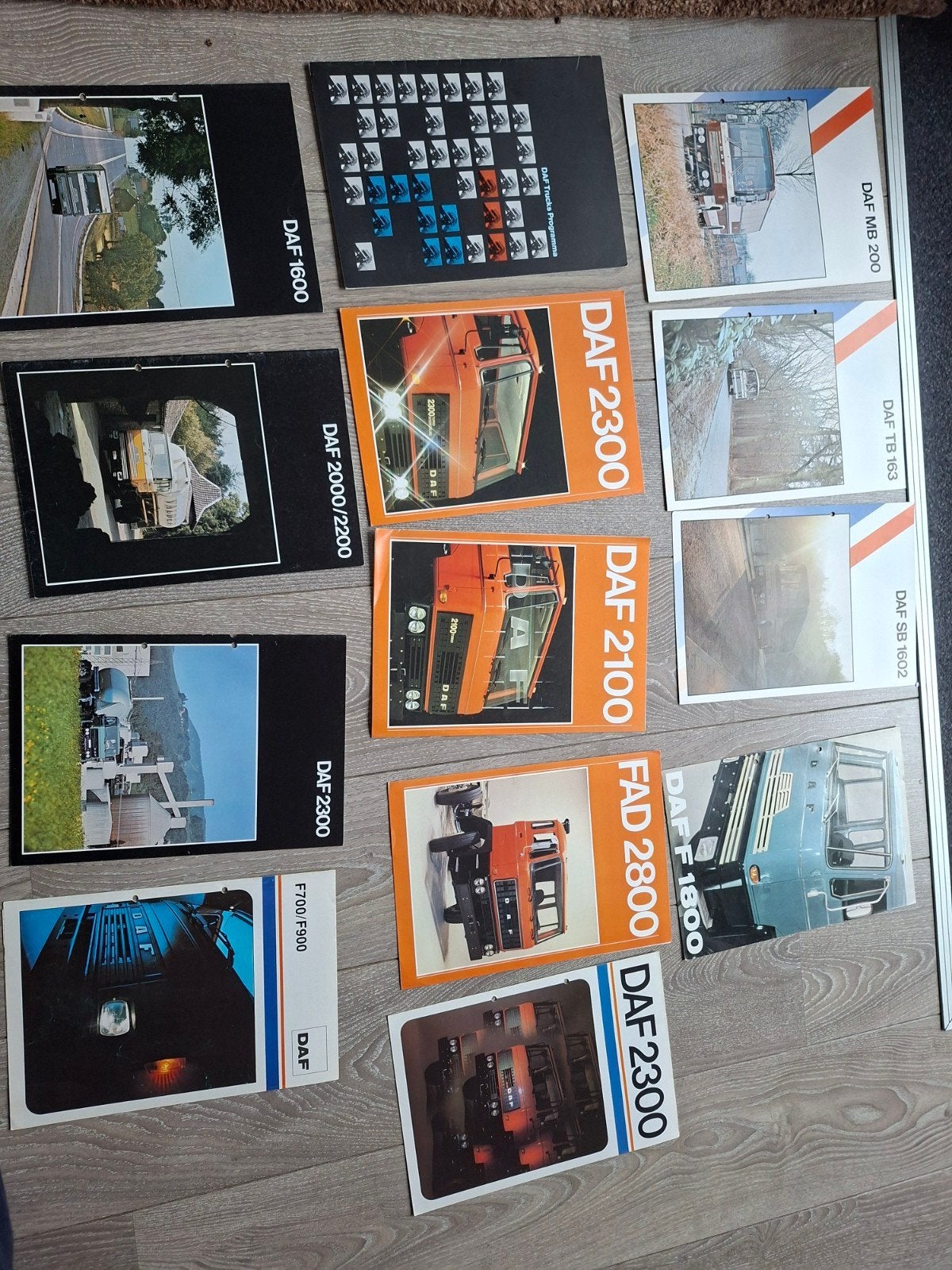 DAF vrachtwagens en bus verzameling periode 1974 / 1977, Ophalen of Verzenden, Gelezen, Overige merken