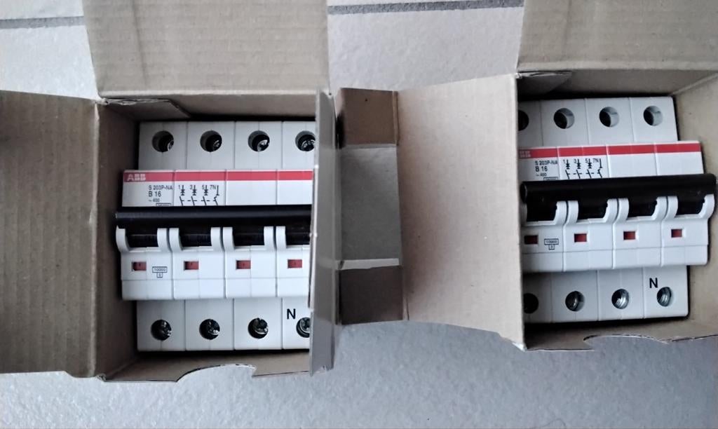 2 abb automaten b16 ampere nieuw, Ophalen, Nieuw
