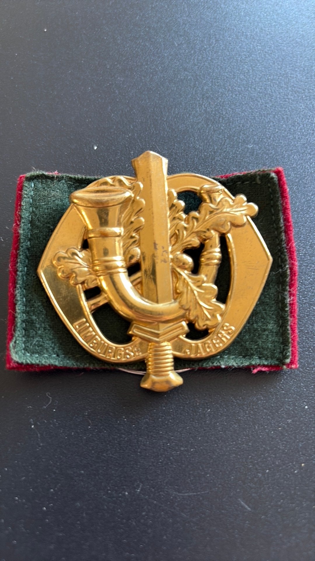 Baretembleem limburgse jagers, Ophalen of Verzenden, Landmacht, Nederland, Embleem of Badge