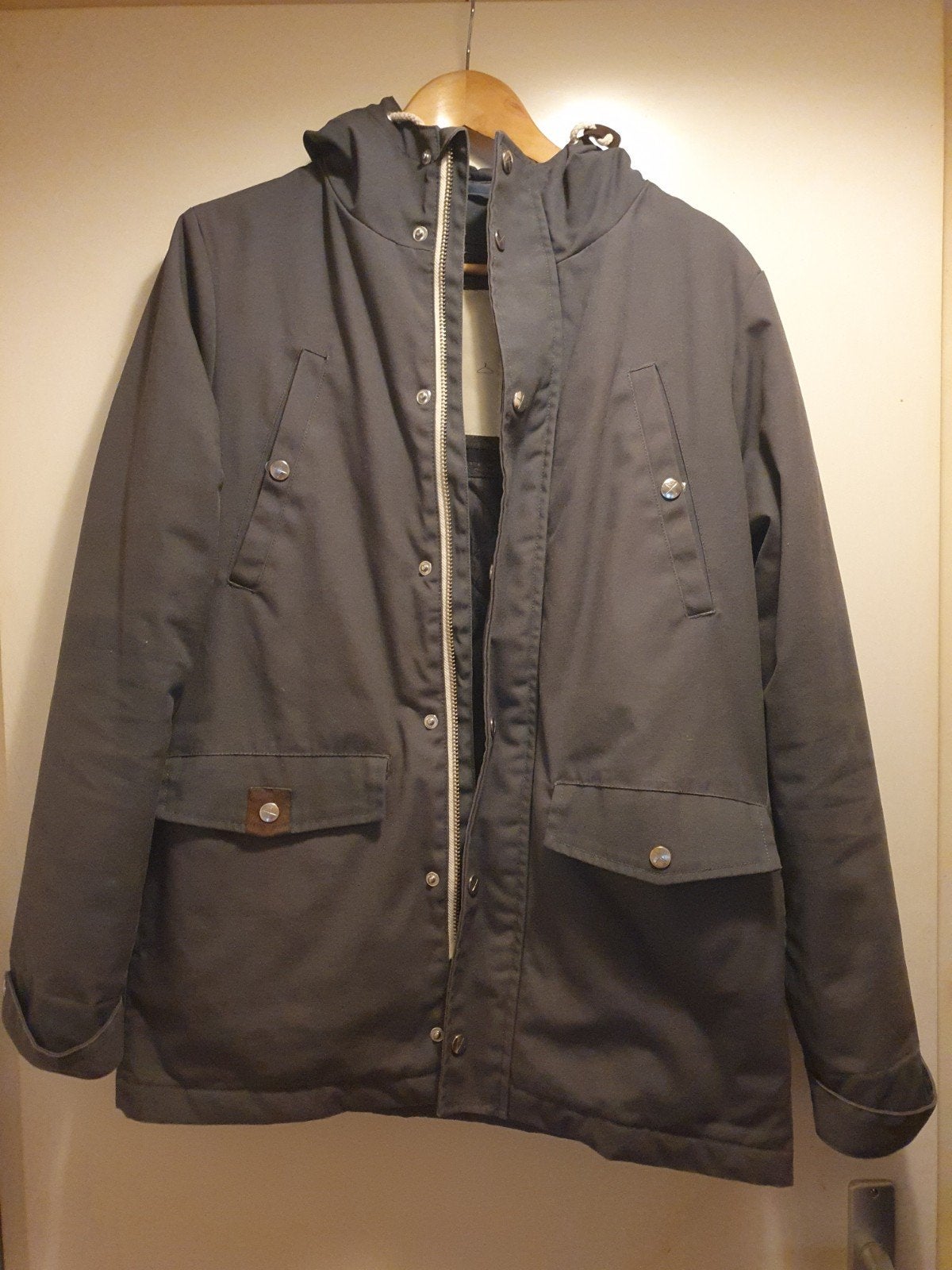 RVLT Revolution Parka Jas - Zeer netjes !, Kleding | Heren, Ophalen, RVLT Revolution, Zo goed als nieuw, Grijs