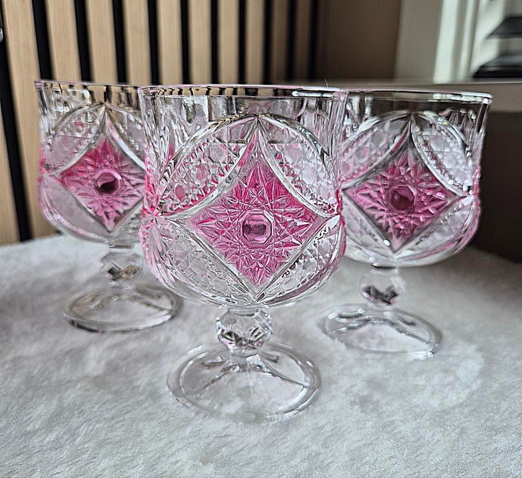 4 Elegante drinkglazen op voet Roze accenten, Verzamelen, Glas en Borrelglaasjes, Zo goed als nieuw, Overige typen, Ophalen of Verzenden