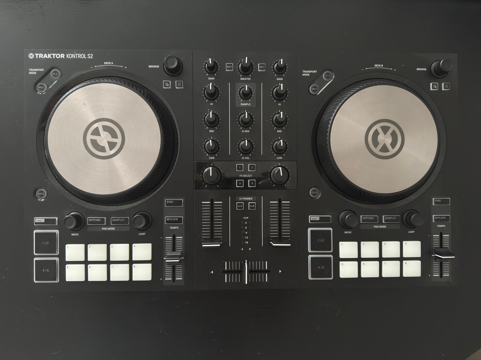 Native Instruments Traktor Kontrol S2 MK3 DJ Controller, Muziek en Instrumenten, Ophalen, Zo goed als nieuw, Microfooningang
