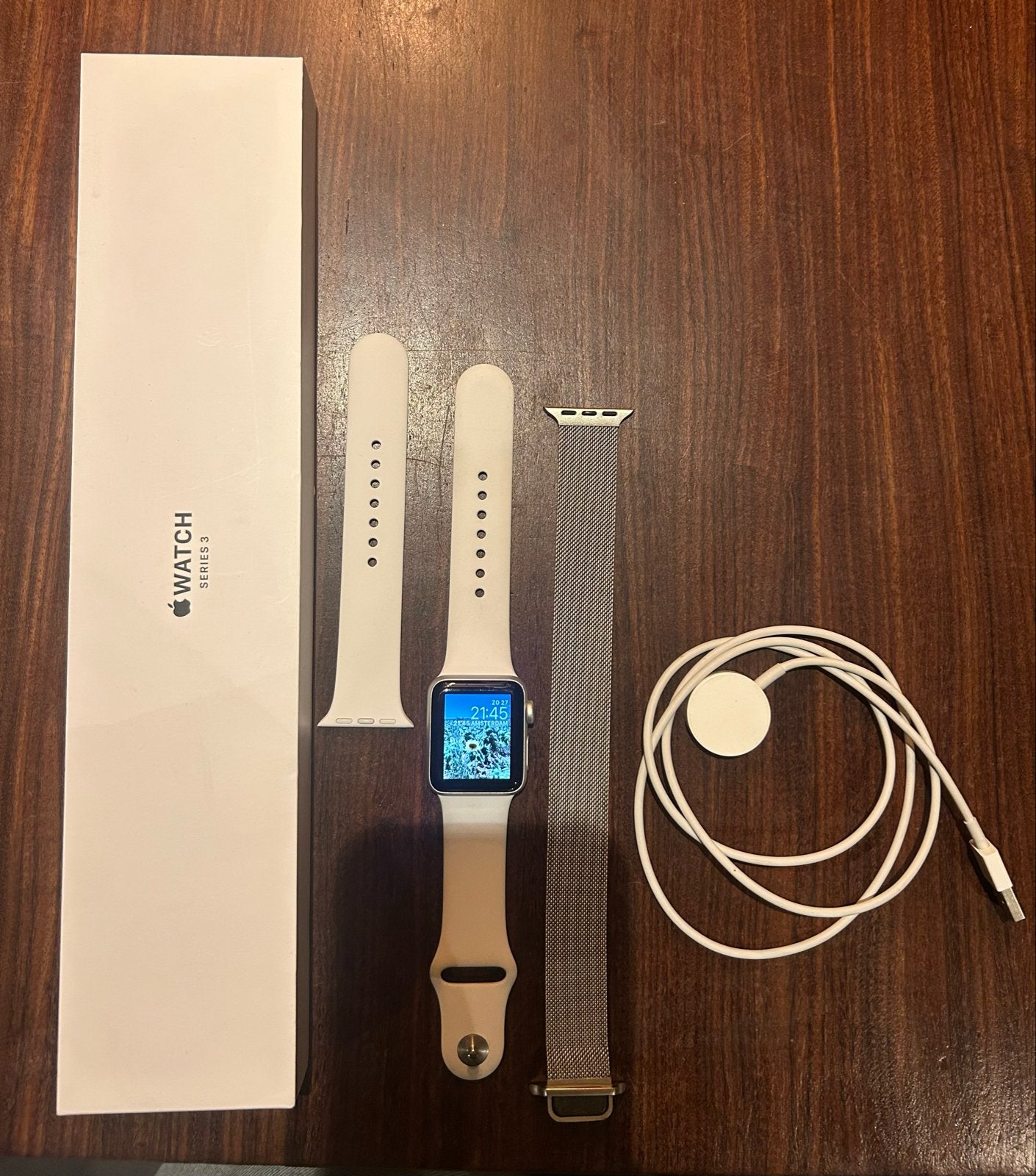 Apple Watch Series 3 38mm Zilver met Wit Sport Bandje