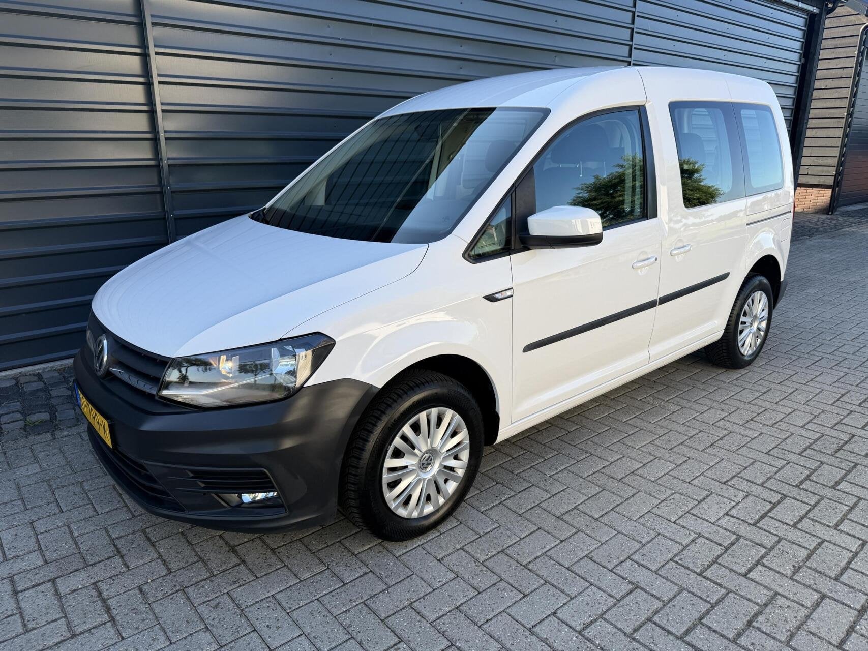 Volkswagen Caddy Combi 1.2 TSI Benzine! Trendline 5 Pers, Voorwielaandrijving, Stof, Gebruikt, Origineel Nederlands