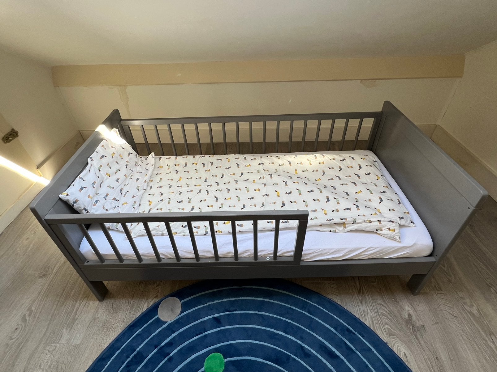 Petit Amelie kinder bed 2-7 jaar, Kinderen en Baby's, Kinderkamer | Bedden, Ophalen, 70 tot 85 cm, 140 tot 160 cm, Zo goed als nieuw
