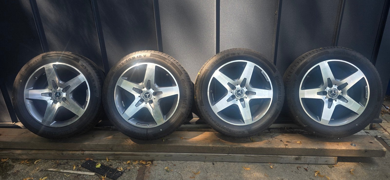 Mercedes-Benz 18 inch AMG velgen met Continental zomerbanden, Auto-onderdelen, Banden en Velgen, Ophalen, 18 inch, Banden en Velgen