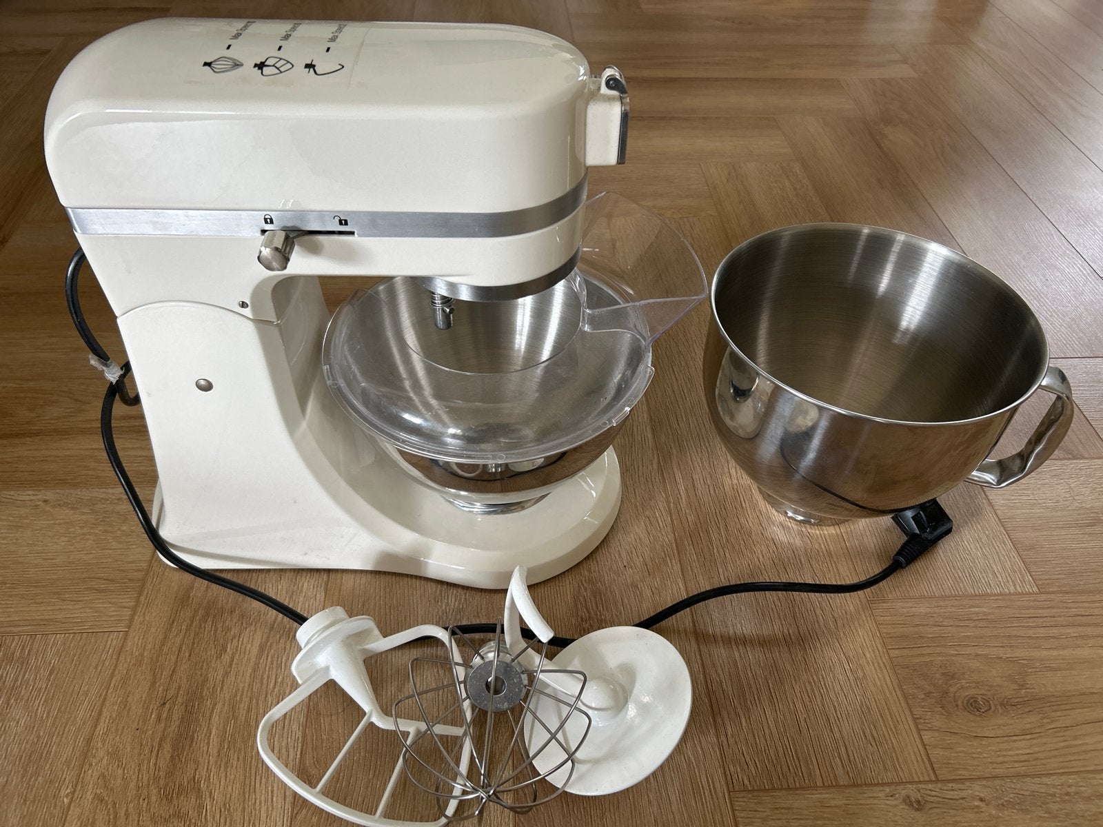AEG KM4100 Keukenmachine 1000W - Zo goed als nieuw, Witgoed en Apparatuur, Keukenmixers, 3 tot 4 liter, Ophalen of Verzenden, Zo goed als nieuw