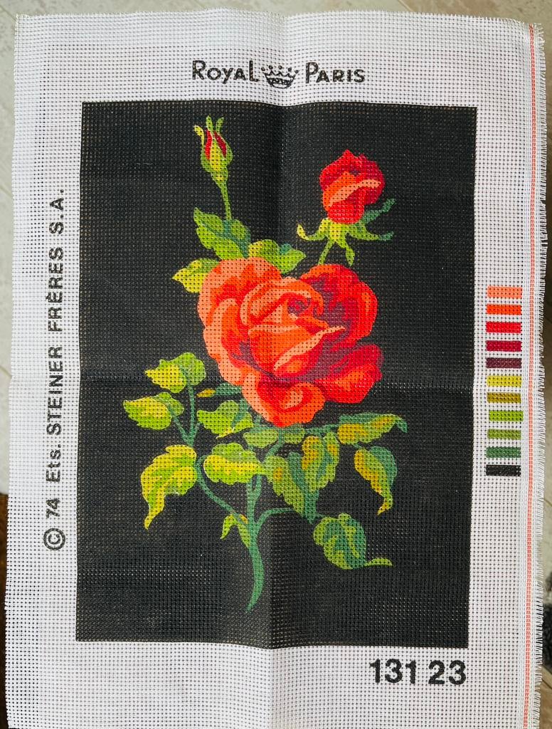 Vintage Royal Paris Red Roses Bouquet Borduurstramien 13123, Ophalen of Verzenden, Nieuw, Handborduren, Patroon