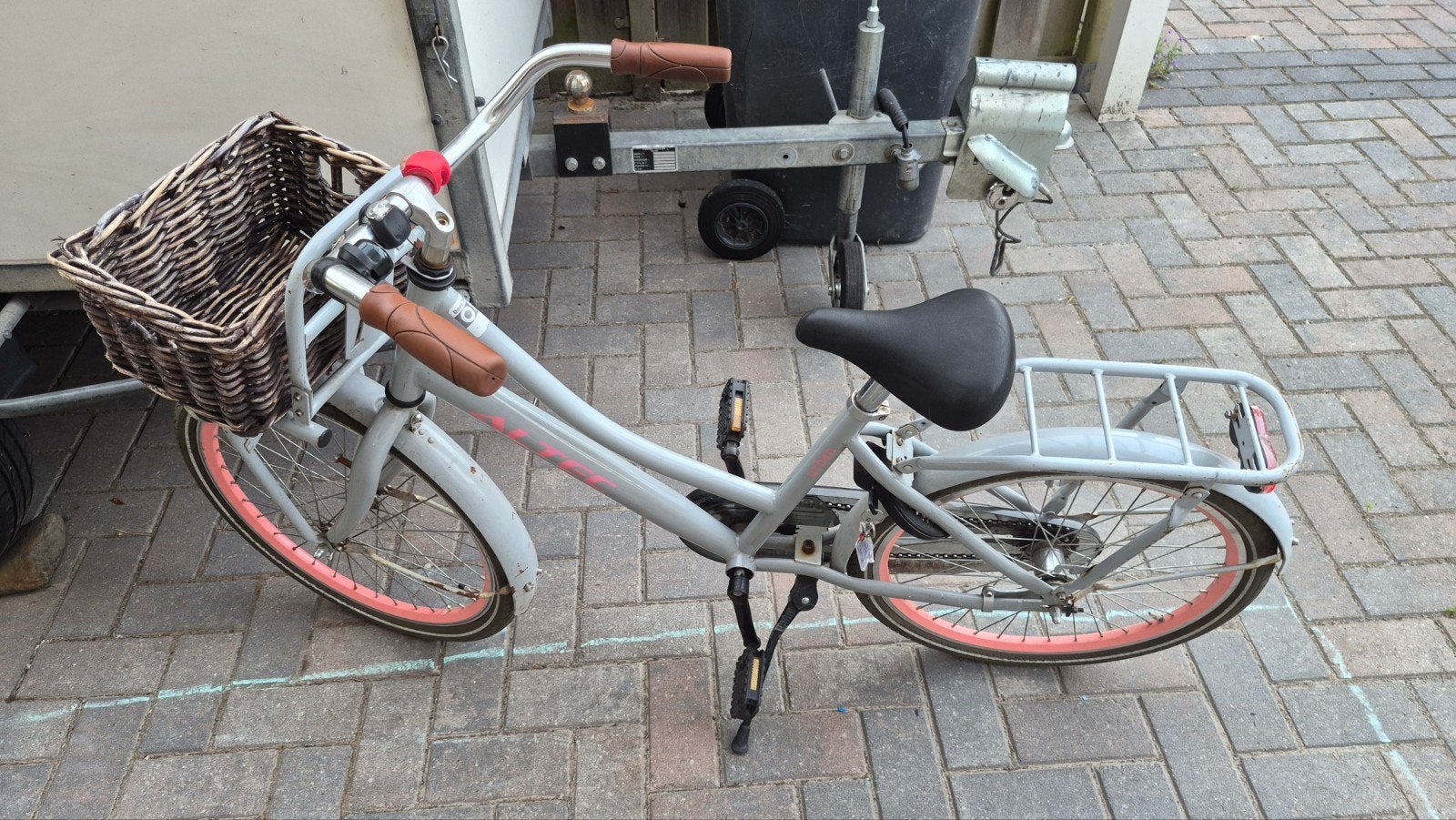 Nette meisjesfiets 22 inch Altec Urban, Ophalen, Gebruikt, 22 inch, Altec Urban