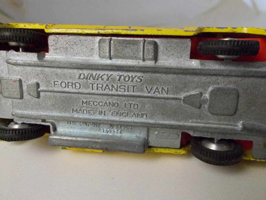 1967 Dinky Toys 407 FORD TRANSIT BUS "HERTZ" Opknapper! (C), Ophalen of Verzenden, Gebruikt, Bus of Vrachtwagen, Dinky Toys