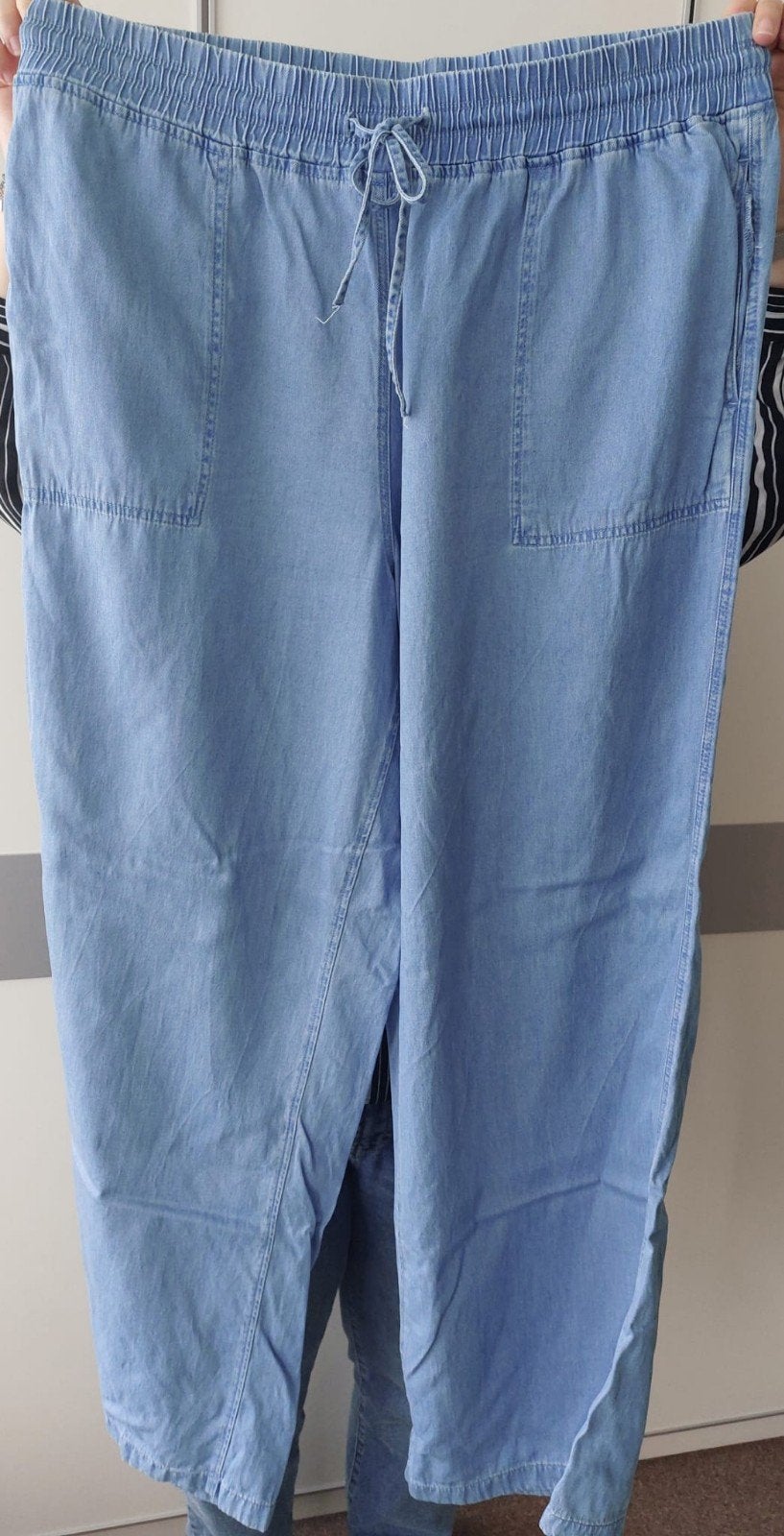 Comfortabele lichtblauwe broek, 1x gedragen, Blauw, Maat 42/44 (L), Ophalen of Verzenden, Zo goed als nieuw
