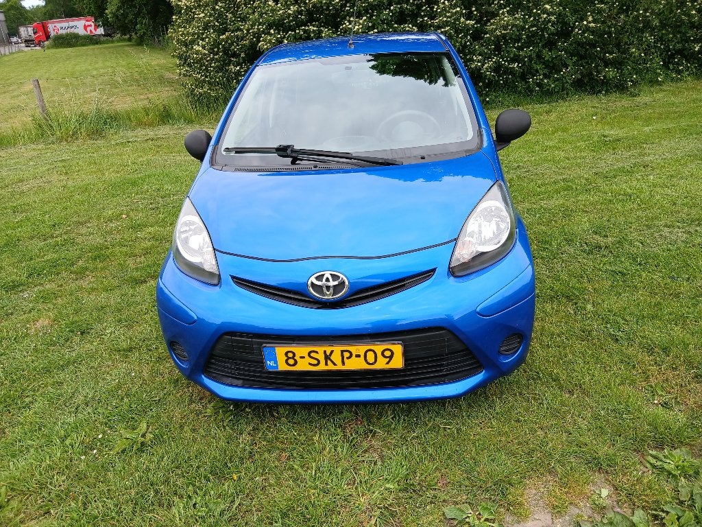 Toyota Aygo 1.0 12V Vvt-i 5DRS 2013 Blauw, Voorwielaandrijving, Origineel Nederlands, Bedrijf, Handgeschakeld