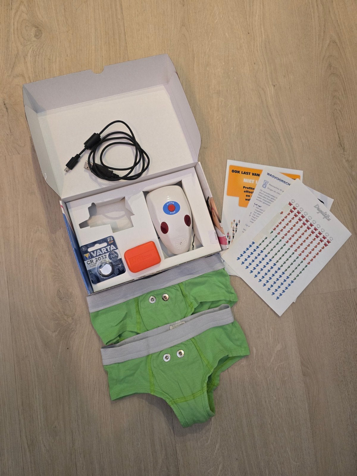 Mickey Urifoon plaswekker met 2 broekjes maat 116, Nacht- of Onderkleding, Gebruikt, Jongen of Meisje, Ophalen of Verzenden