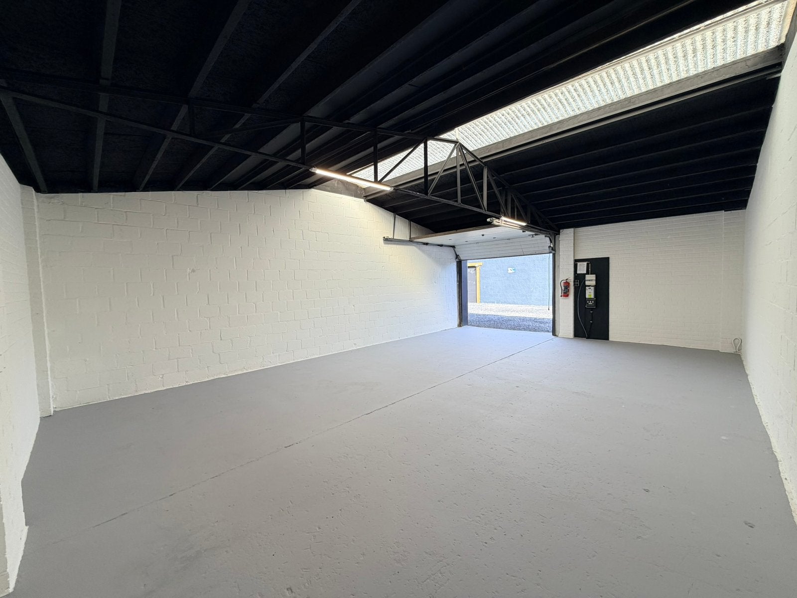 Te Huur Bedrijfspand / garage / Loods in Kerkrade - Haanrade, 60 m², Huur, Bedrijfsruimte