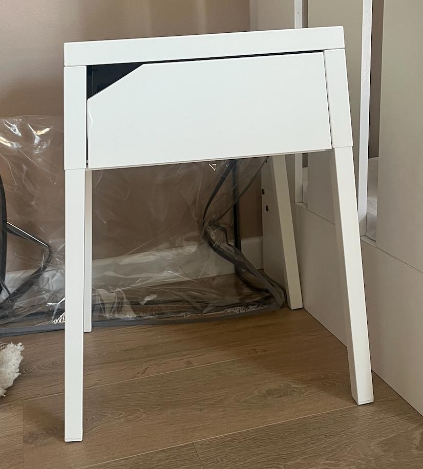 2 stuks IKEA SELJE Nachtkastjes (WIT), Huis en Inrichting, Slaapkamer | Nachtkastjes, Ophalen, Minder dan 45 cm, Metaal of Aluminium