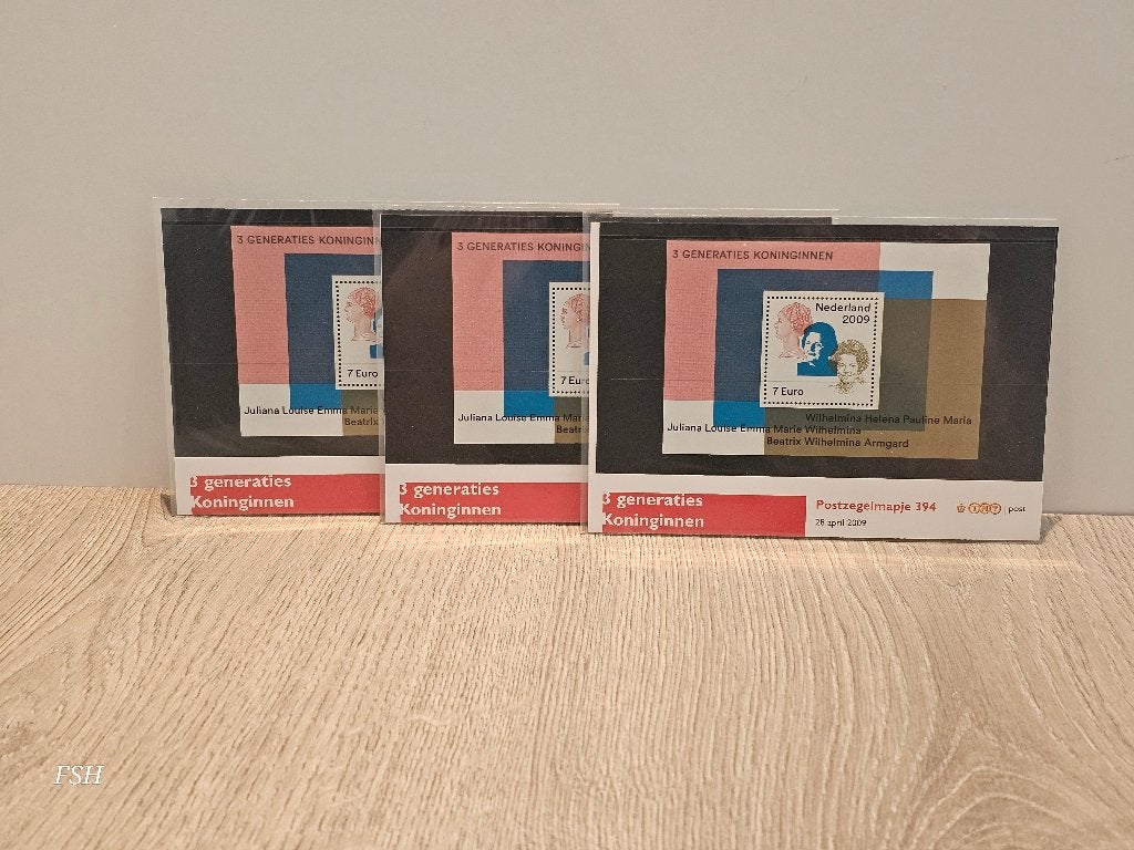 Postzegelmapje 394, 3x, 3 Generatie Koninginnen. Postfris., Ophalen of Verzenden, Na 1940, Postfris
