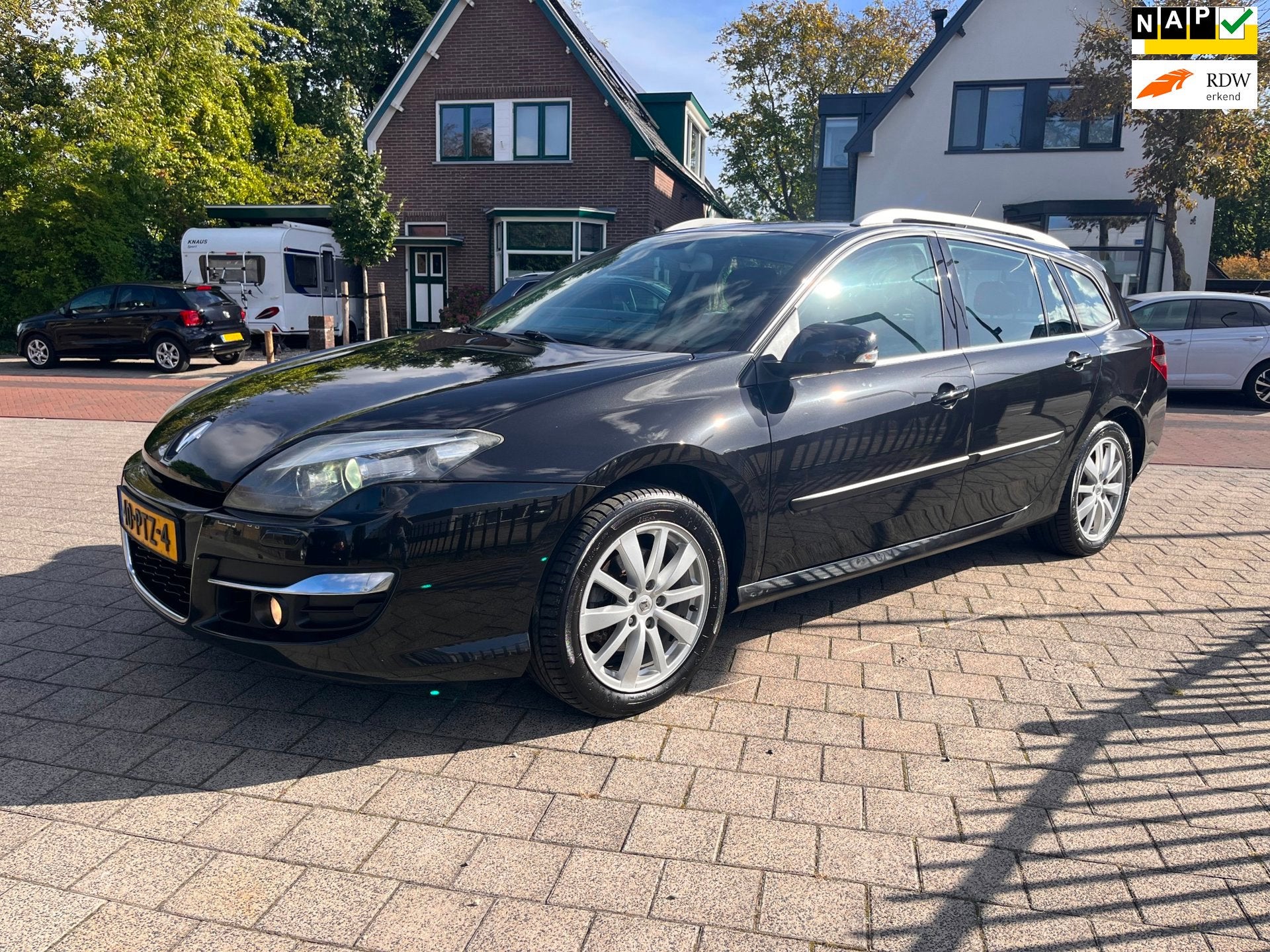 Renault Laguna Estate 2.0 Dynamique Trekh Ecc Isofix Xenon N, Voorwielaandrijving, Automatische klimaatregeling, Gebruikt, Zwart