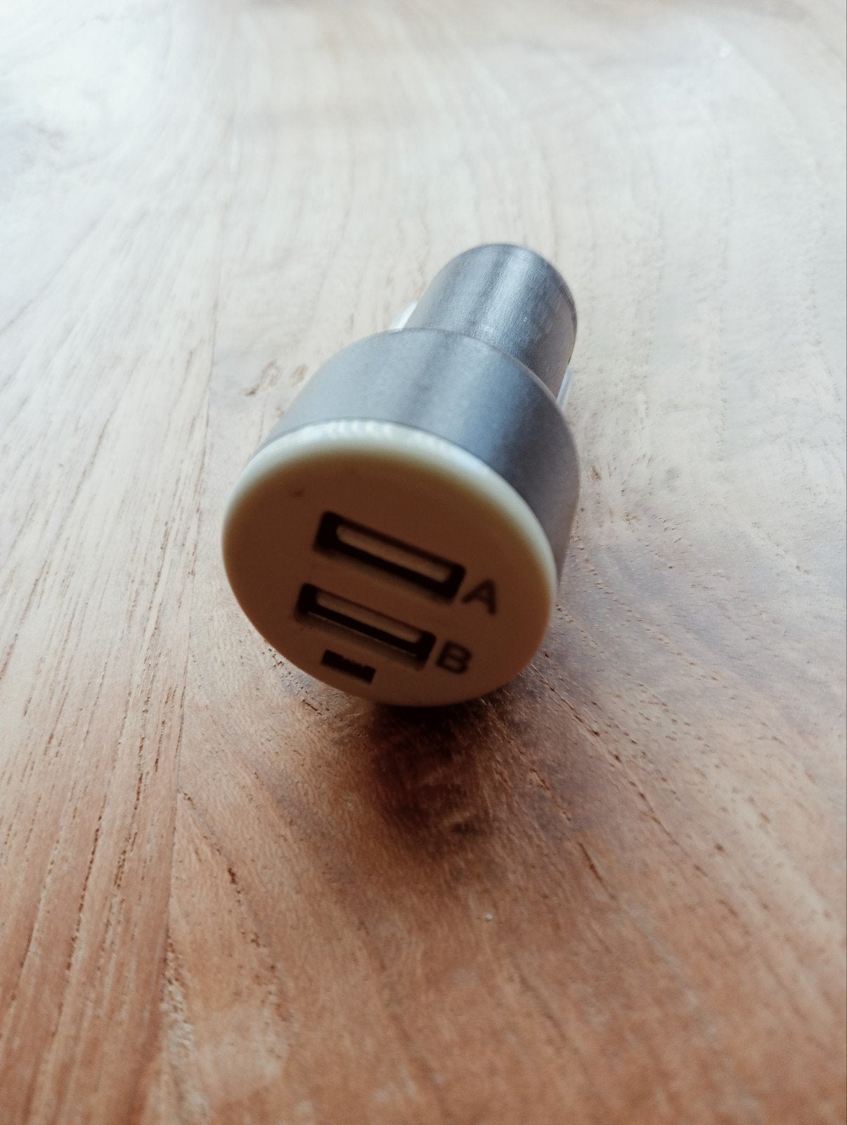 Auto oplader 2 poorten voor iPhone en Samsung (RCF-R2), Ophalen of Verzenden, Gebruikt