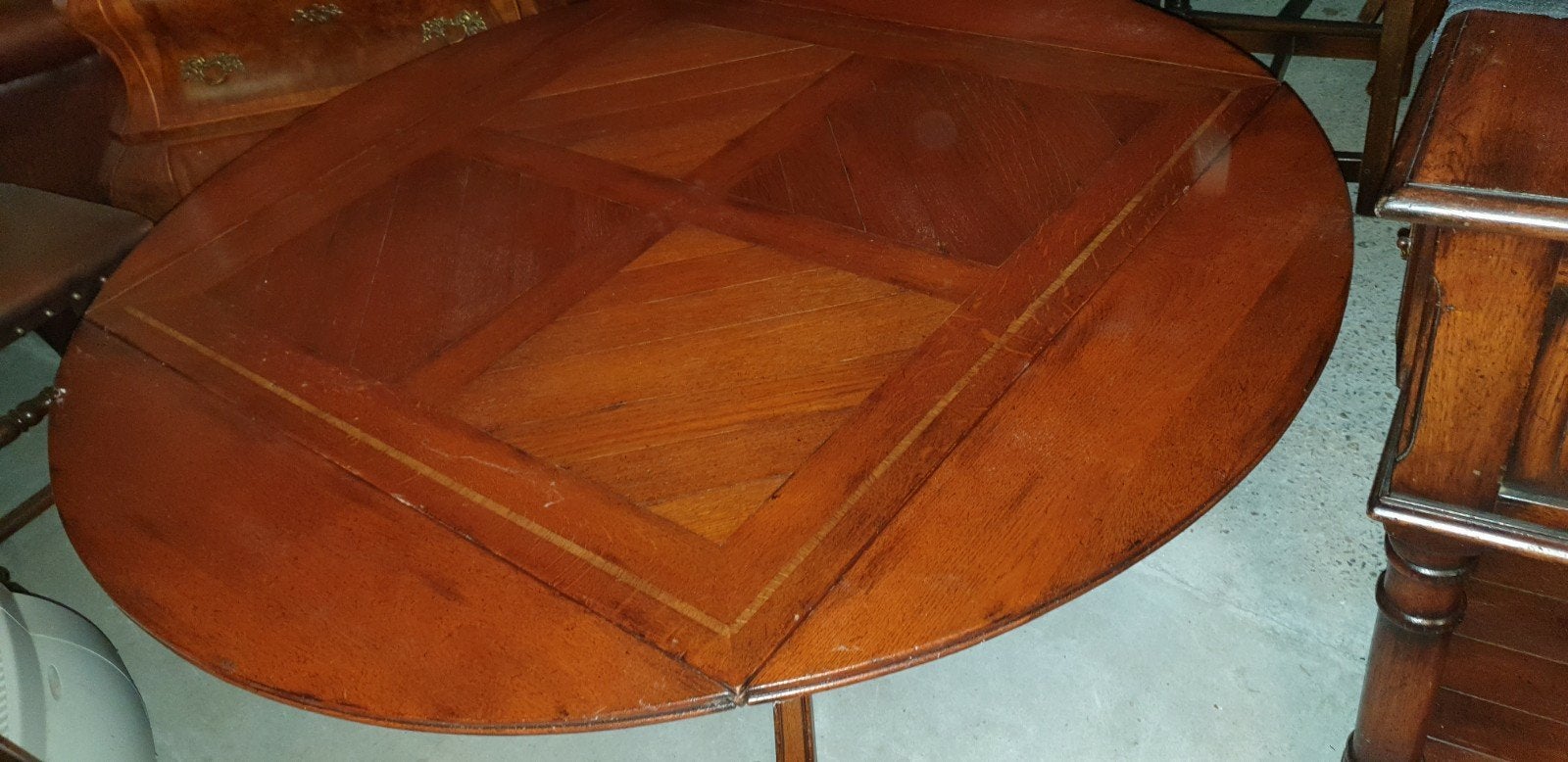 RAC Royal Antieke Engelse Salontafel, Ophalen