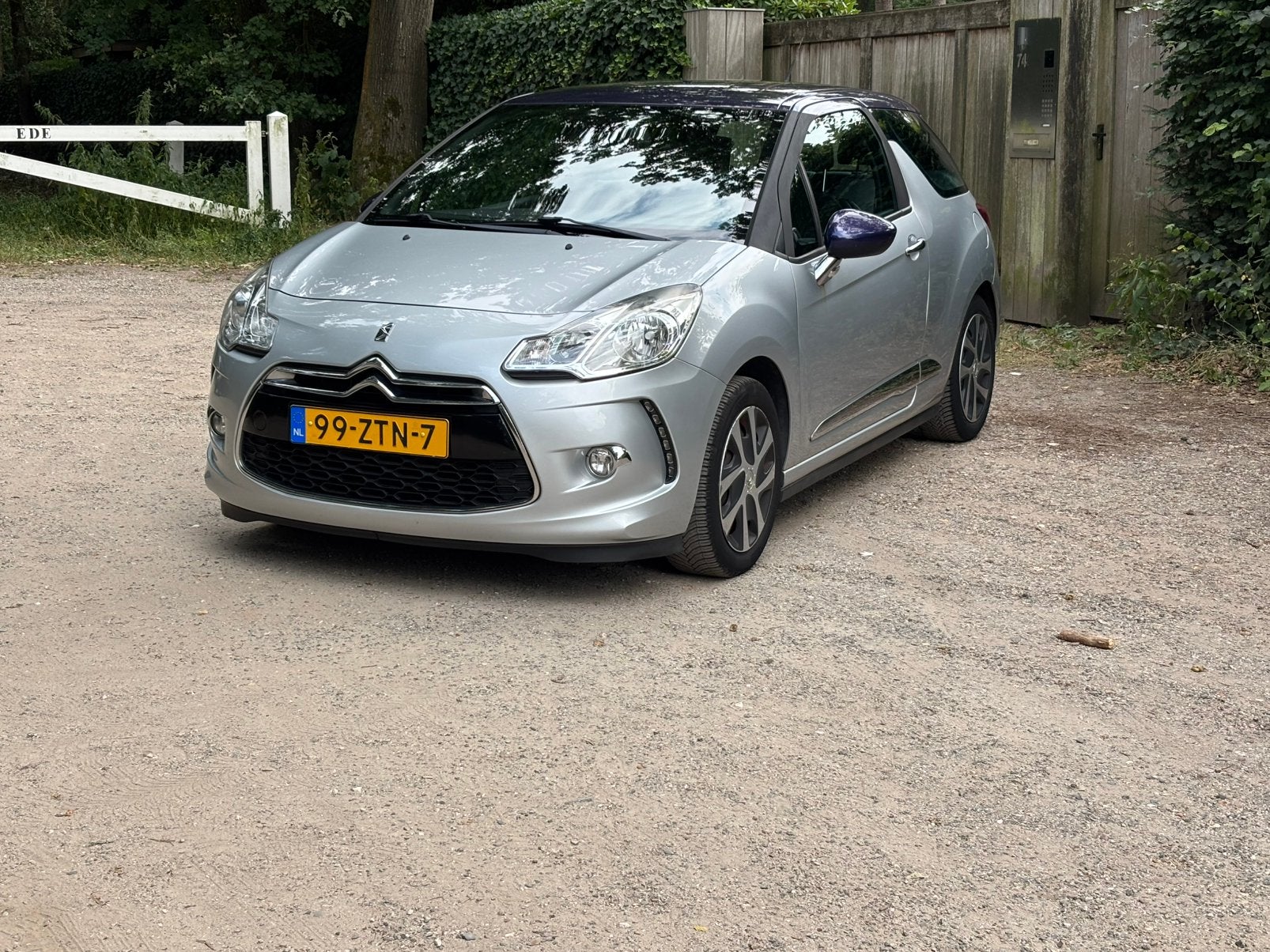 Citroen DS3 uit 2013, Auto's, Citroën, Voorwielaandrijving, Euro 5, Zwart, 1199 cc
