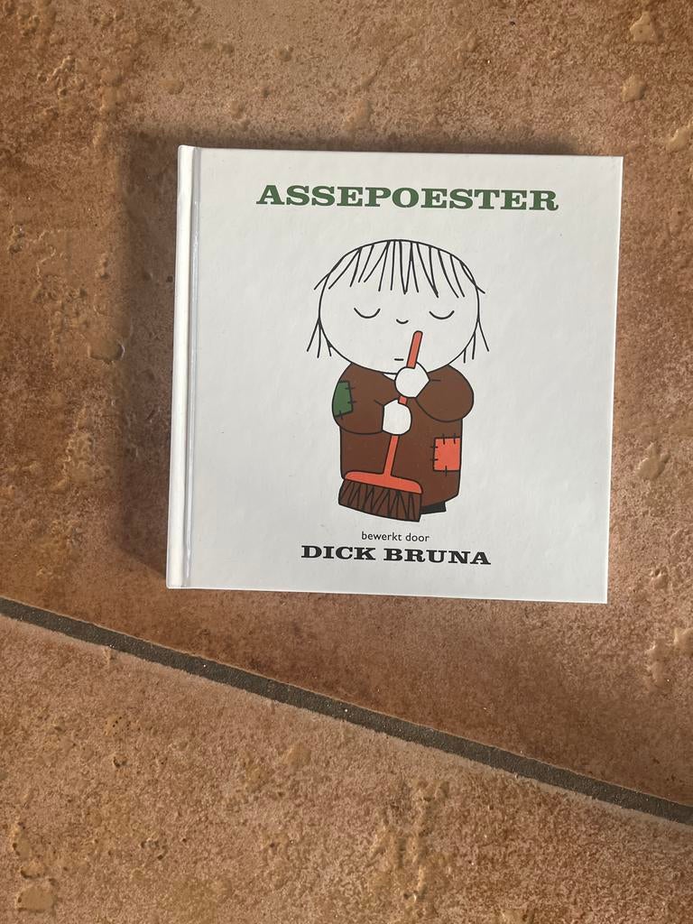 Assepoester - Dick Bruna (Hardcover), Boeken, Ophalen of Verzenden, Zo goed als nieuw, Sprookjes