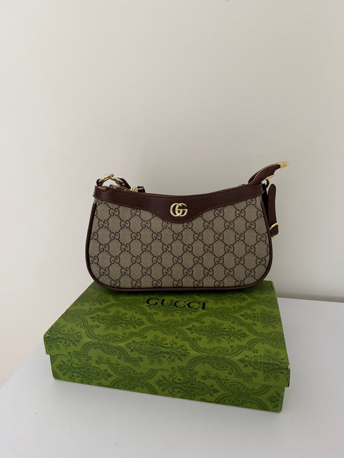 Gucci schoudertasje, Sieraden, Tassen en Uiterlijk, Verzenden, Zo goed als nieuw, Schoudertasje