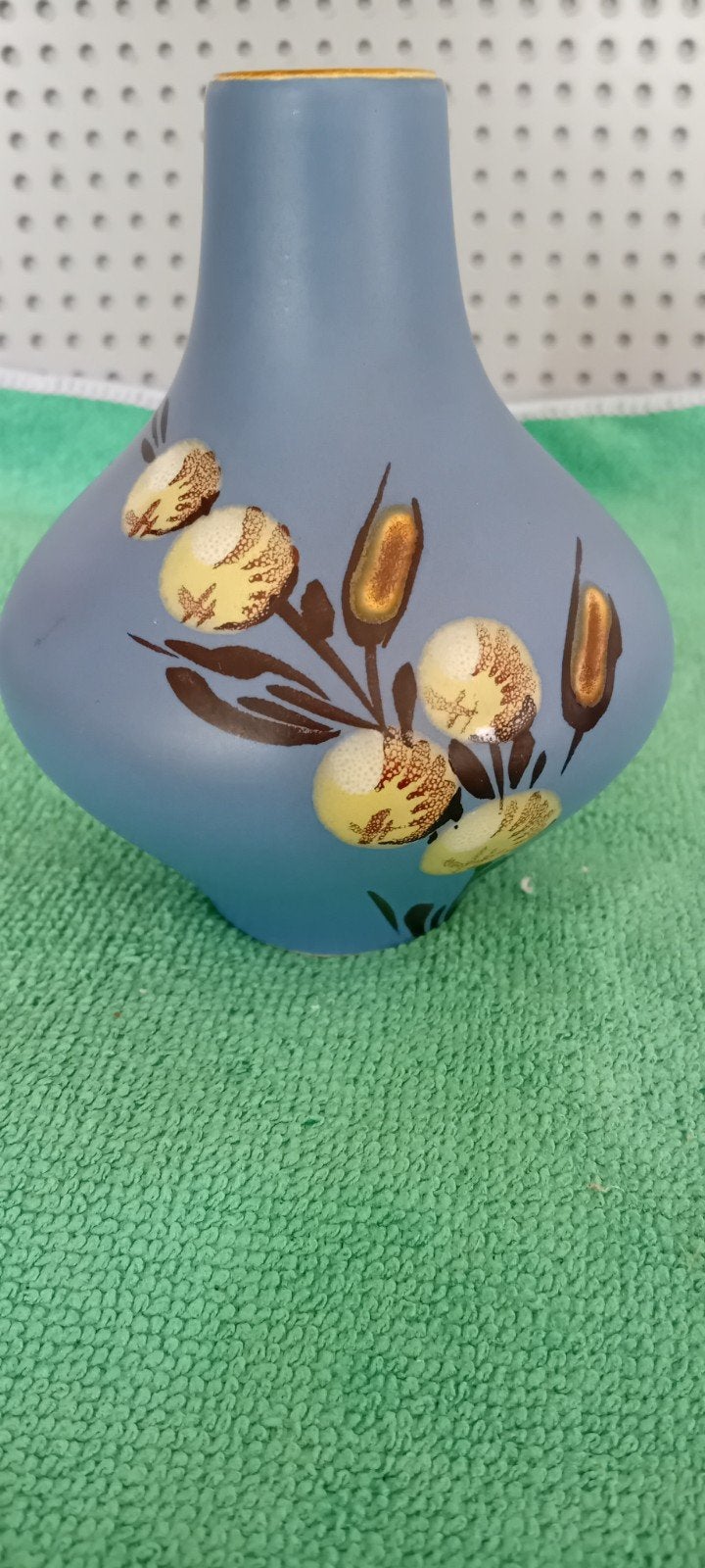 Flora Gouda. Prachtig klein vintage plateel vaasje., Antiek en Kunst, Ophalen of Verzenden