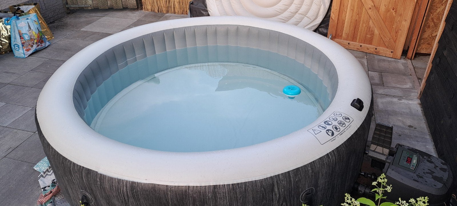 Intex 6 pers jacuzzi, Ophalen of Verzenden, Zo goed als nieuw, Filter, Opblaasbaar