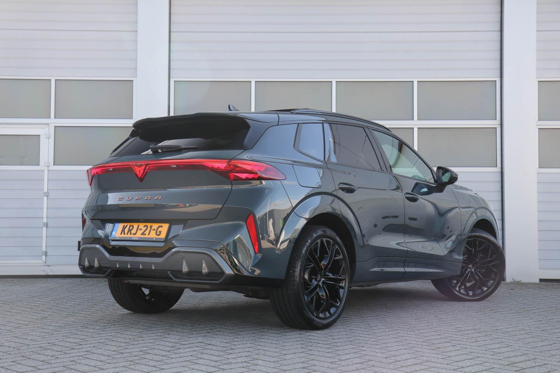 CUPRA Terramar 1.5 TSI e-Hybrid 272pk VZ Performance | SoH 1, Auto's, 12 maanden, Alcantara, 26 kWh, Hybride Elektrisch/Benzine