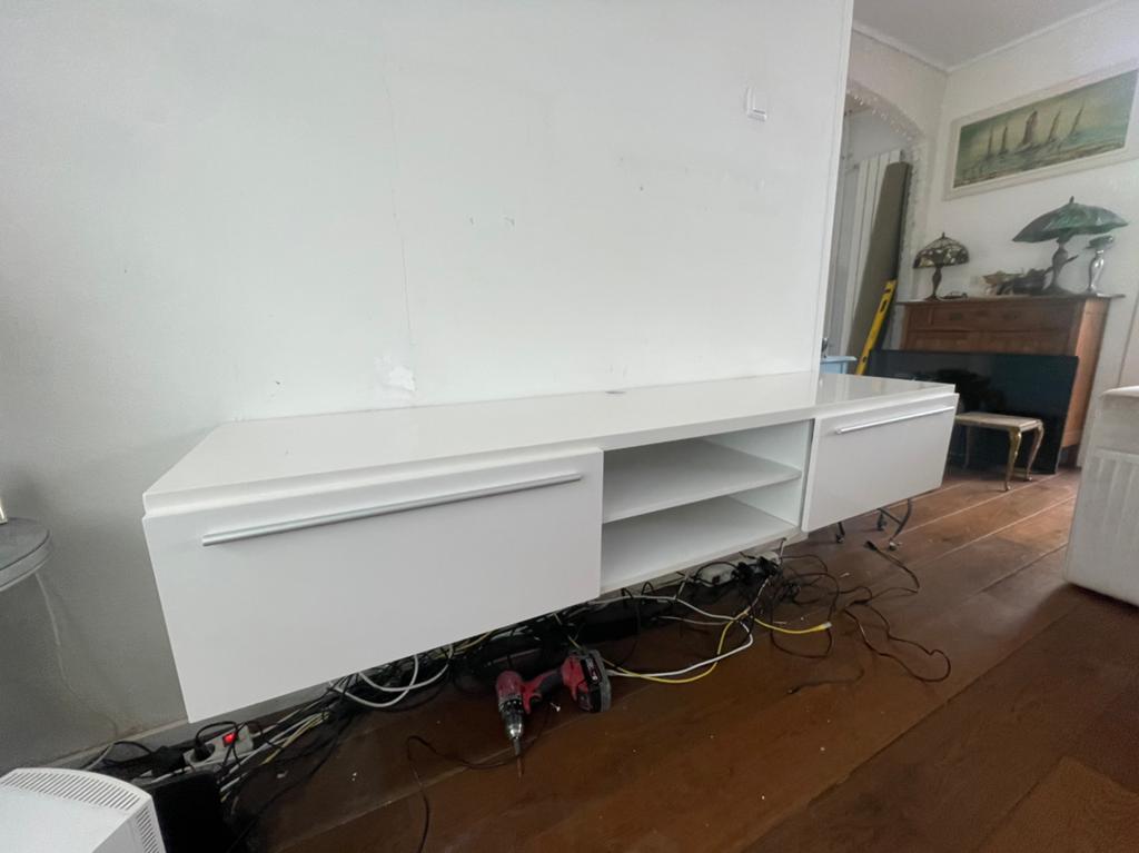 Tv meubel zwevend, Huis en Inrichting, Ophalen of Verzenden, Gebruikt, 25 tot 50 cm, Minder dan 100 cm