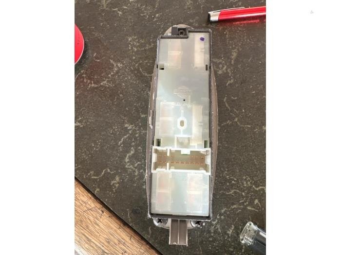 Elektrisch Raam Schakelaar van een Nissan Almera Tino, Auto-onderdelen, Gebruikt, -, -, -