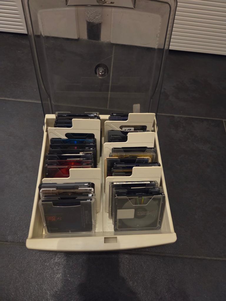 Minidisc opbergbox met 30 Minidiscs, Ophalen of Verzenden, Overige typen