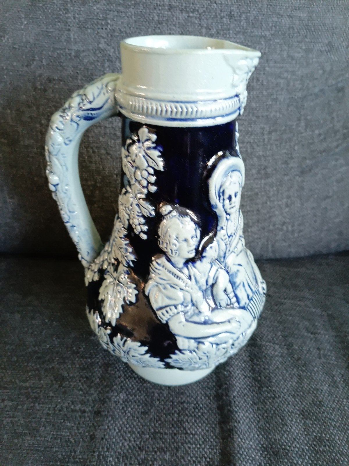 Antieke Duitse Bierpul met Reliëfdecoratie, Antiek en Kunst, Ophalen of Verzenden