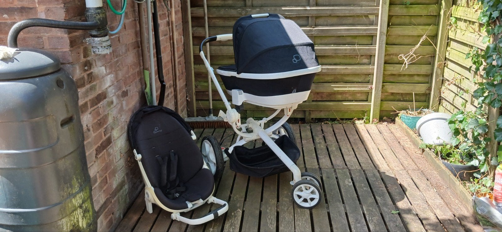 Quinny Moodd kinderwagen met reiswieg, zitje en adapters, Kinderen en Baby's, Kinderwagens en Combinaties, Ophalen, Gebruikt, Met autostoeltje