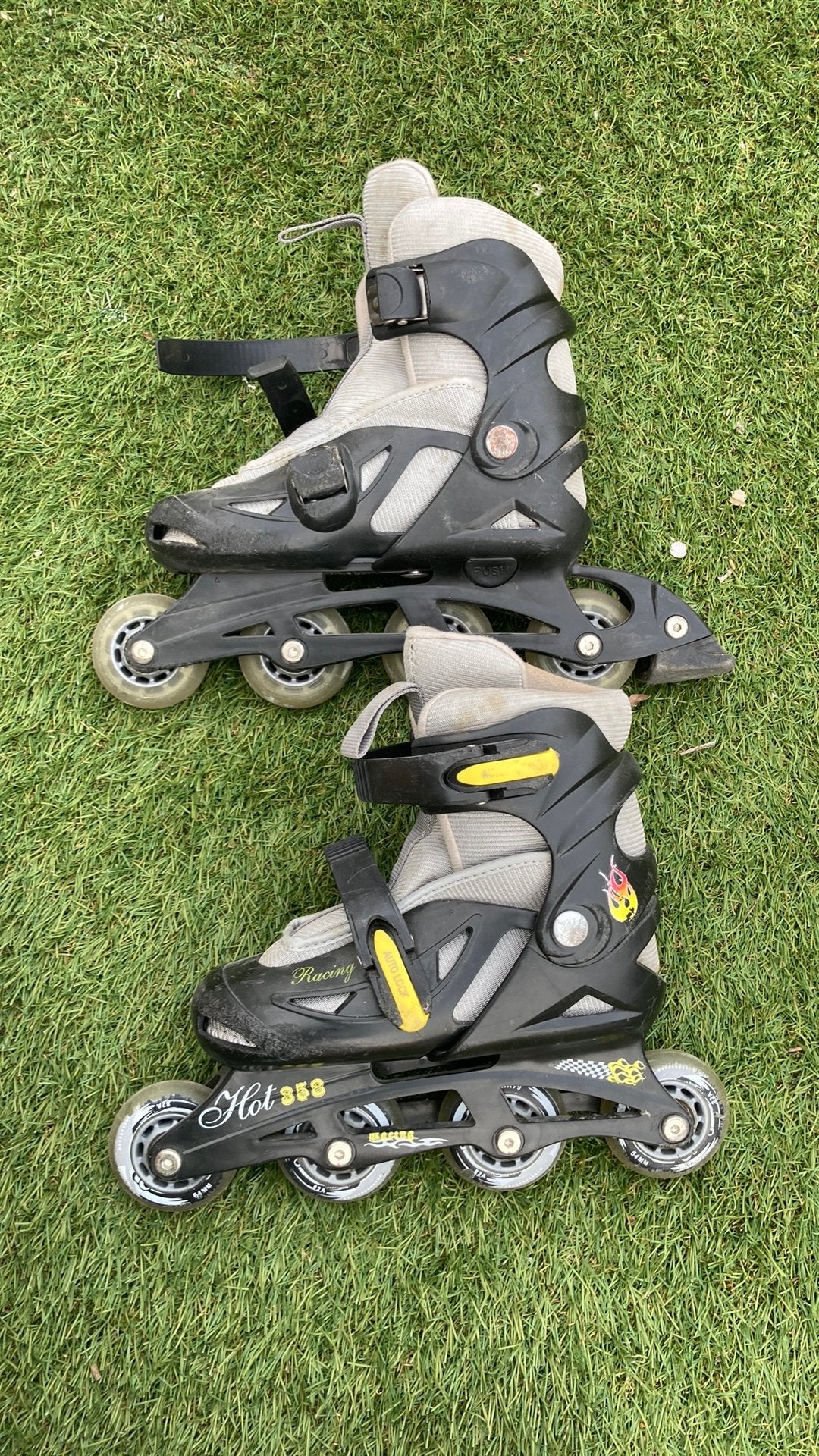 Skeelers in het zwart met greis, maat 32 tot 35, Sport en Fitness, Skeelers, Overige merken, Kinderen, Ophalen of Verzenden, Inline skates 4 wielen
