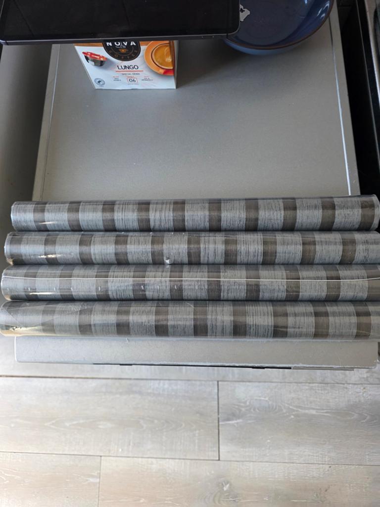 Zelfklevende decoratiefolie - Houtnerf grijs/zwart, Ophalen of Verzenden, Minder dan 10 m², Grijs, Houtnerf