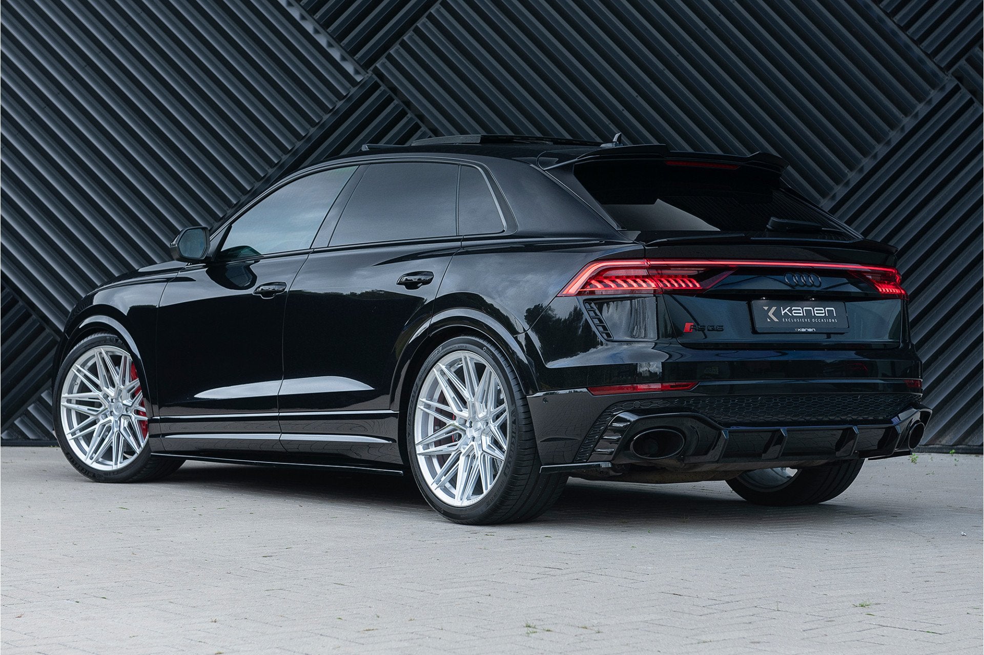 Audi RS Q8 4.0 TFSI RS Q8 quattro 600PK Keramisch Pano Lucht, Auto's, 12 maanden, Gebruikt, 600 pk, Zwart