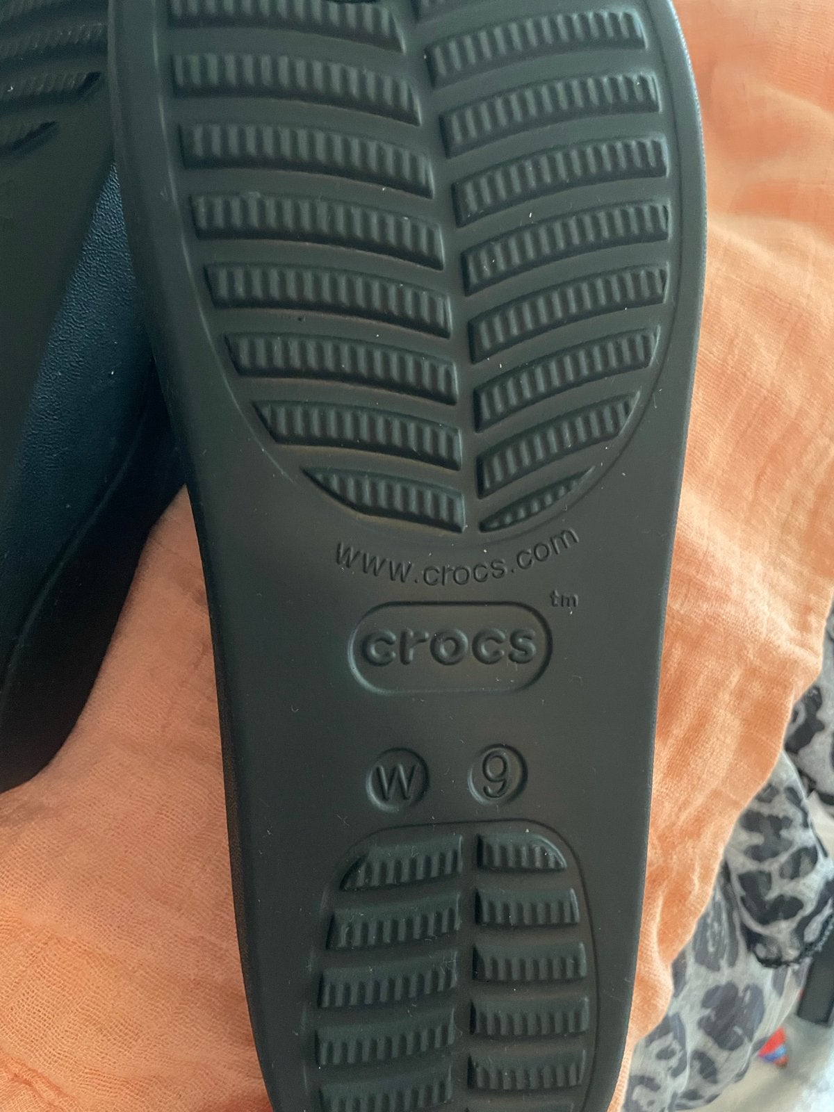 Nieuwe Crocs slippers maat 40, Kleding | Dames, Schoenen, Ophalen of Verzenden, Nieuw, Zwart, Slippers