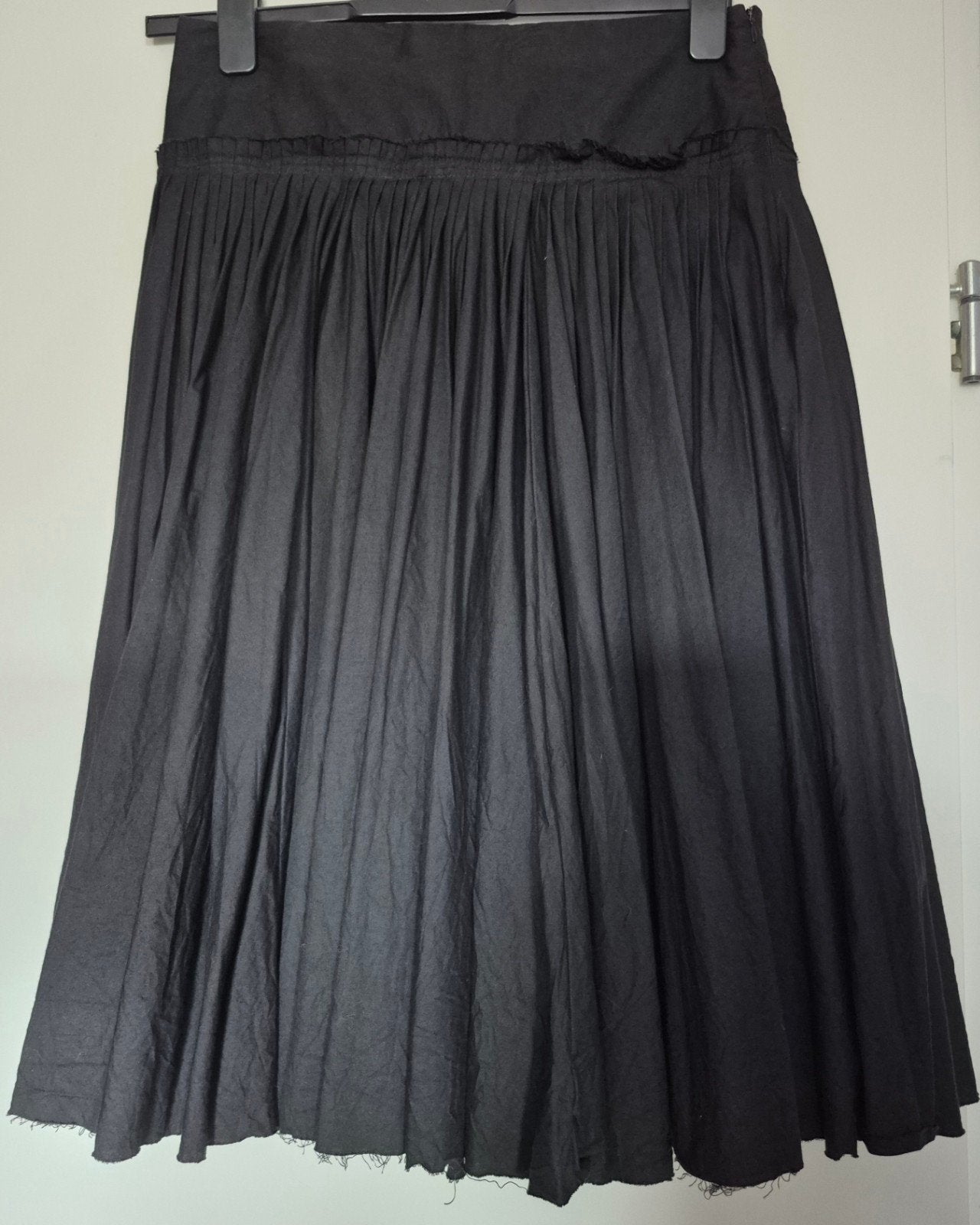 Bohemia zwarte geplooide midi rok - Maat M, Zwart, Bohemia, Zo goed als nieuw, Onder de knie