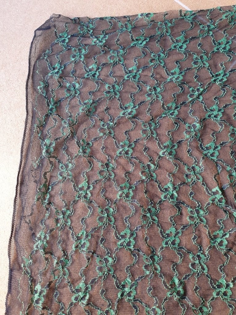 Gave zwart groene kant! 1.50 breed. 12 meter, Hobby en Vrije tijd, Stoffen en Lappen, 120 cm of meer, Zwart, Ophalen of Verzenden
