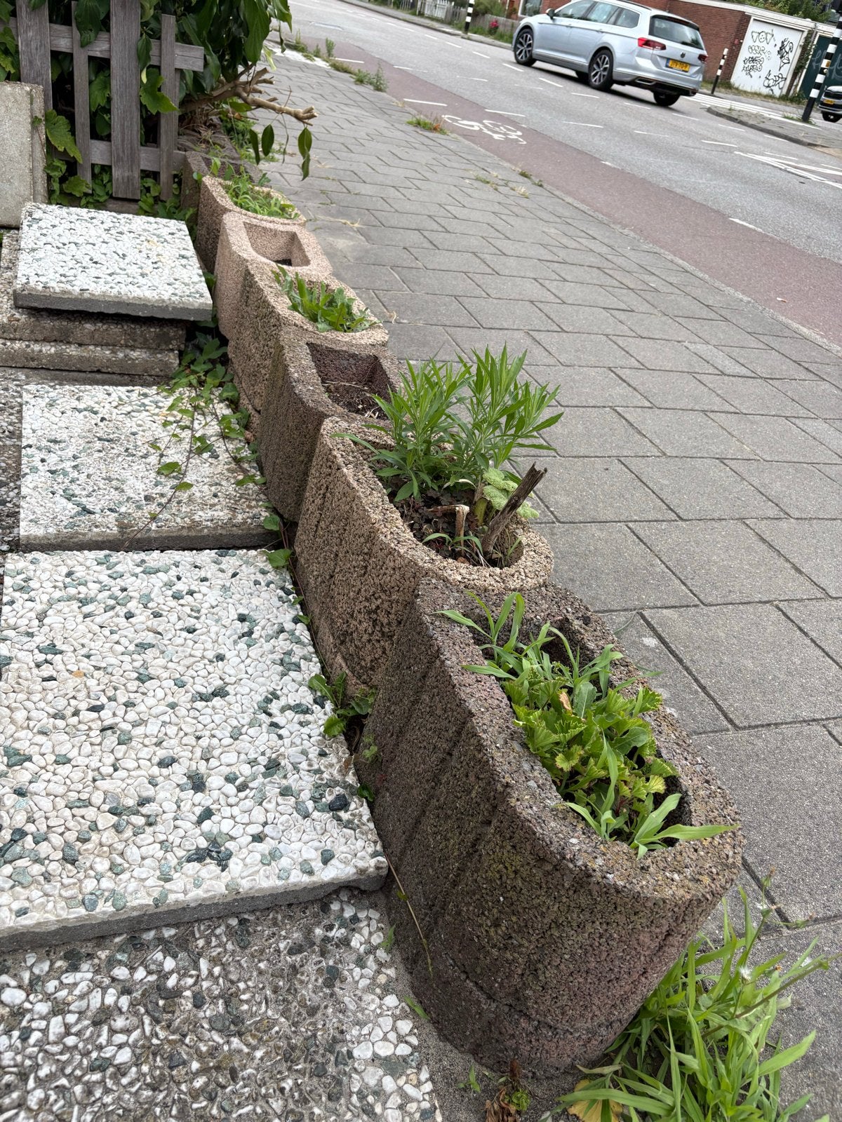 GRATIS Betonnen Bloembakken voor Tuin of Balkon, Ophalen, Gebruikt, Minder dan 30 cm, Balkon