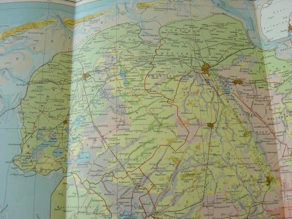 kleine schoolatlas der gehele aarde, Gelezen, Overige atlassen, Ophalen of Verzenden, 1800 tot 2000