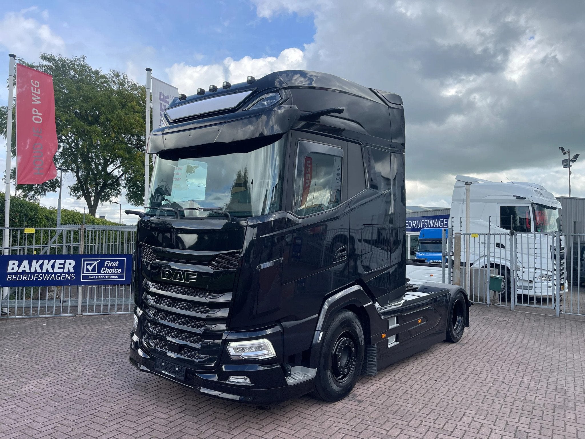DAF XG+ 530 - PTO Prep. - *2022* - Intarder (bj 2022), Auto's, Vrachtwagens, Automaat, Euro 6, Zwart, Bedrijf