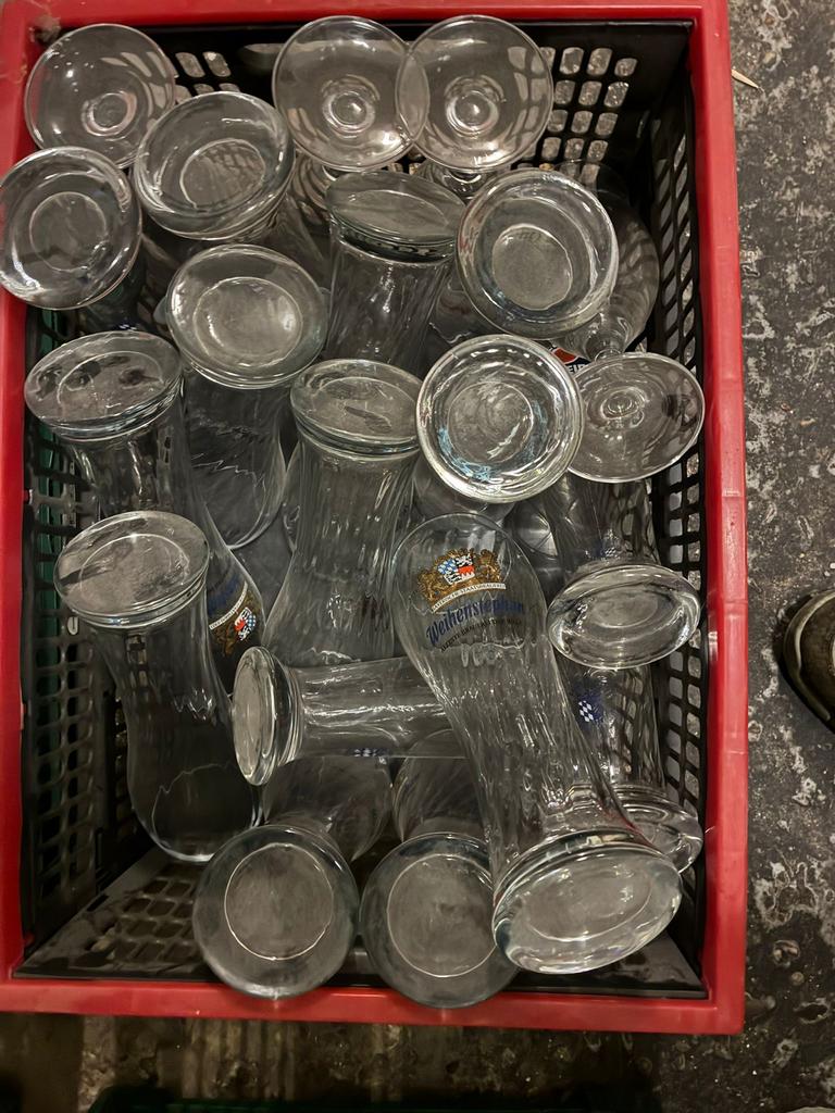 5 kratten speciaalbier glazen - zeker 10 verschillende soort, Ophalen, Gebruikt, Glas, Meerkleurig